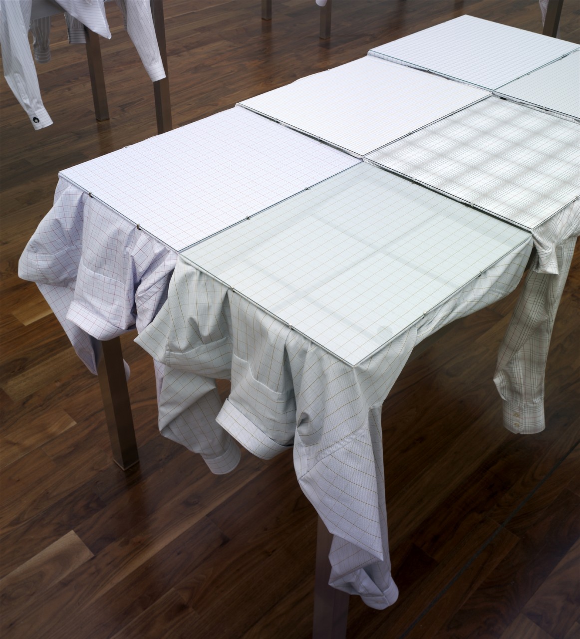 Bildhalterarbeiten – Tische / Rauminstallationen – EVA-MARIA REINER